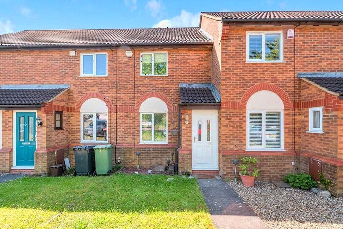 2 Bedroom Detached House To Rent In Cromer Way, Luton, Bedfordshire, LU2