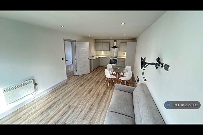 2 Bedroom Flat To Rent In Trinity Court, Leeds, LS9