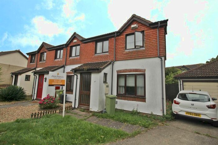 3 Bedroom Semi-Detached House To Rent In Shepperds Green, Shenley Church End, Milton Keynes MK5