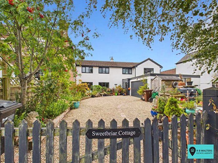 3 Bedroom Cottage For Sale In Framilode Passage, GL2