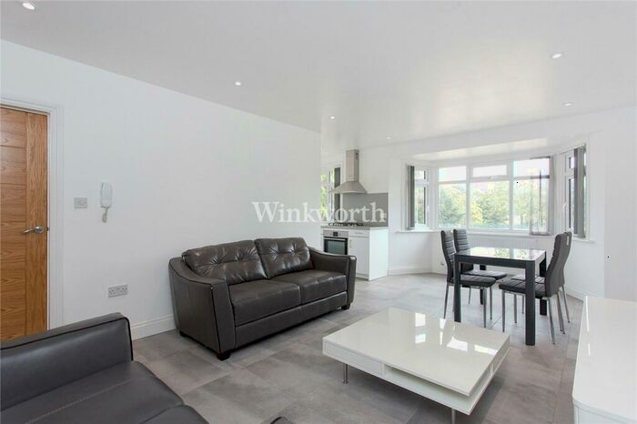 2 Bedroom Apartment To Rent In Hendon Way, London, NW2