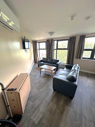 6 Bedroom Flat To Rent In Classic House, Stokes Croft, Bristol, BS1