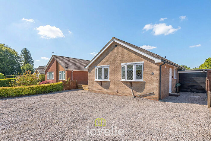 2 Bedroom Detached Bungalow For Sale In Pinfold Lane, Stallingborough, DN41