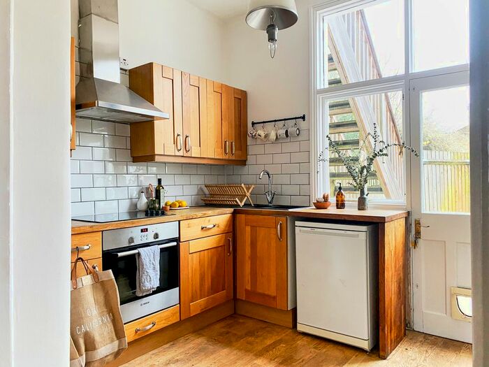 1 Bedroom Flat To Rent In Hanley Road, London, N4