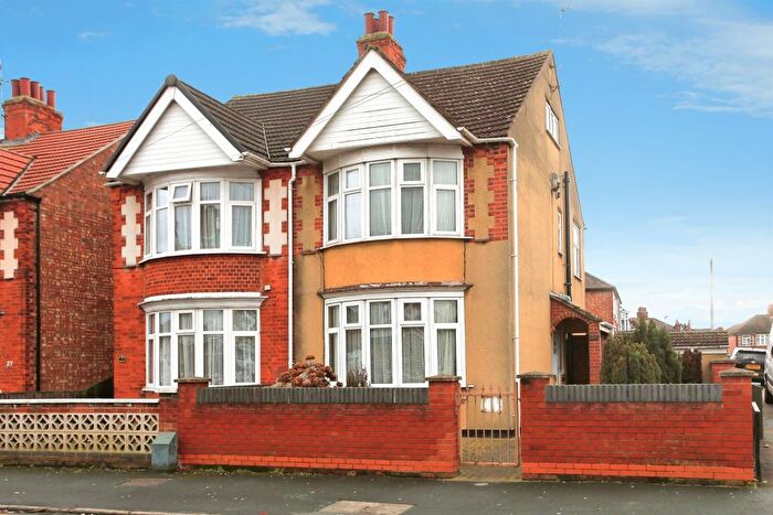 3 Bedroom Semi Detached House For Sale In Cambridge Avenue, Peterborough, PE1