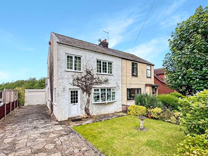 3 Bedroom Semi-Detached House For Sale In West Park Drive, Darrington, Pontefract, WF8