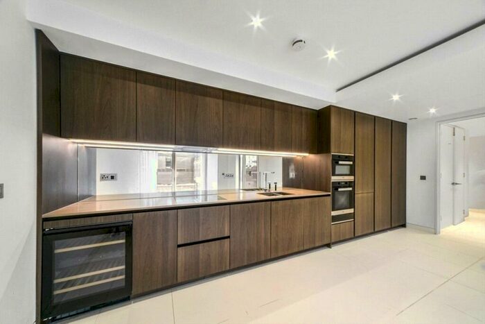 2 Bedroom Apartment To Rent In Sugar Quay, Water Lane, London, EC3R