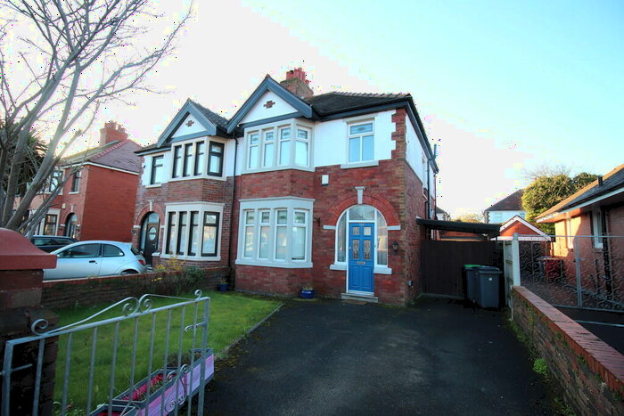 4 Bedroom Semi-Detached House To Rent In St Lukes Road, FY4