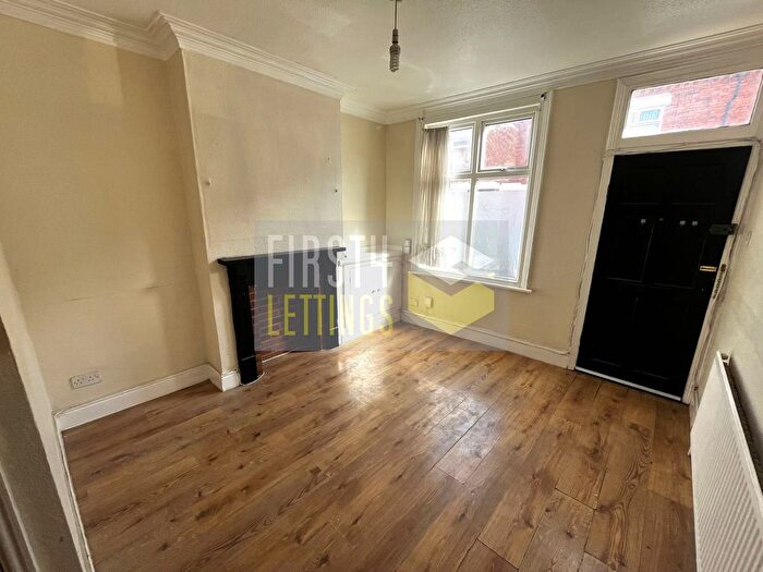 2 Bedroom Terraced House To Rent In Western Road, West End, LE3