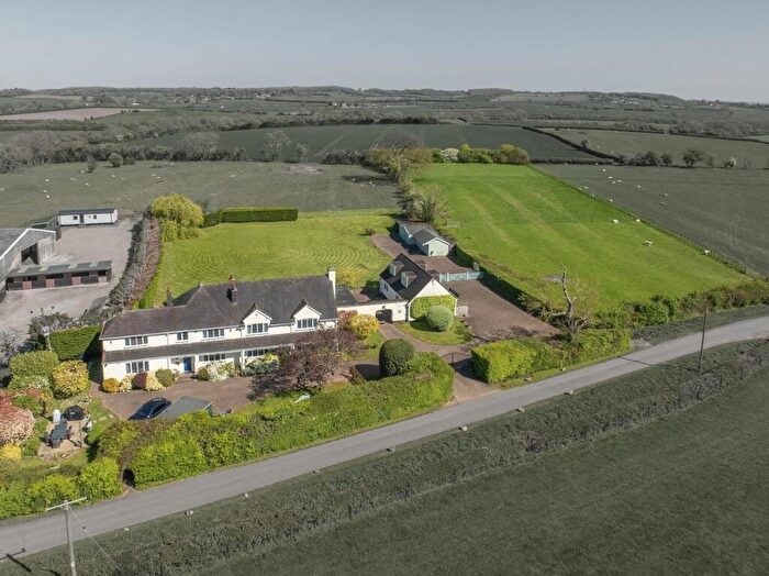 5 Bedroom Detached House For Sale In Newnham, Nr. Henley-In-Arden, B95
