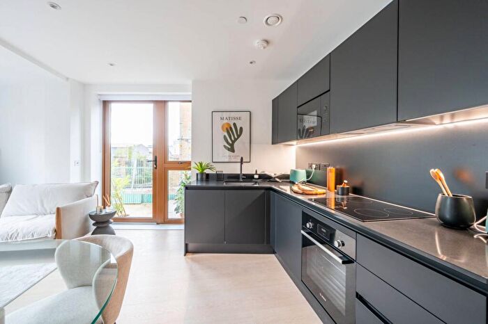 1 Bedroom Flat To Rent In East Qrtr, Limehouse, London, E14