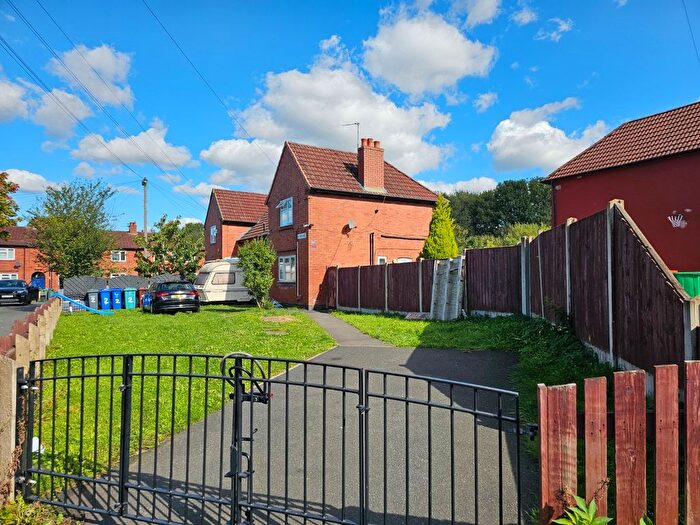 3 Bedroom Semi-Detached House For Sale In Sanby Avenue, Manchester, M18