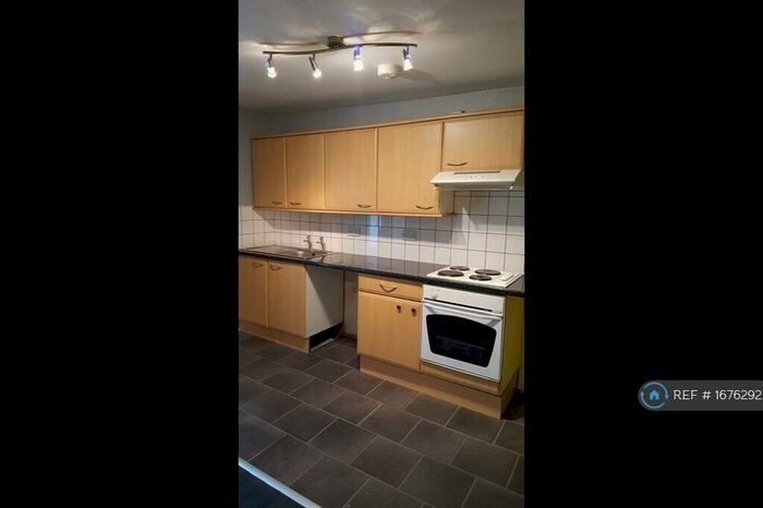 3 Bedroom Flat To Rent In Bridge Street, Newcastle Emlyn, SA38