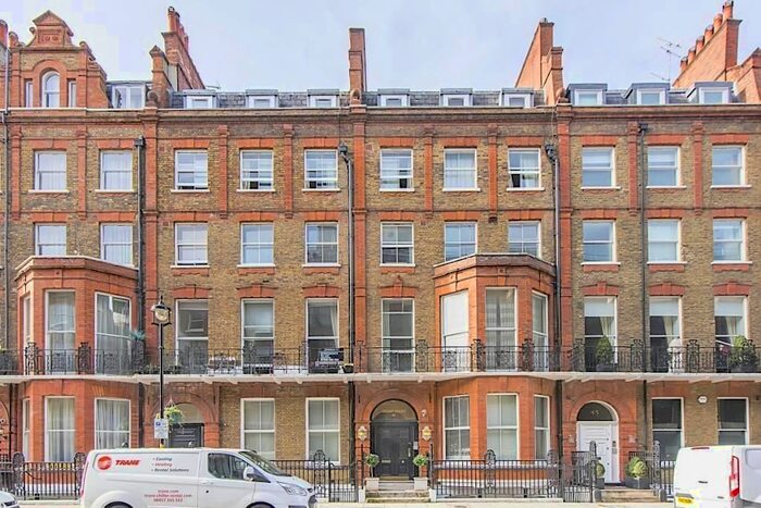 2 Bedroom Flat To Rent In Nottingham Place, Marylebone, London, W1U