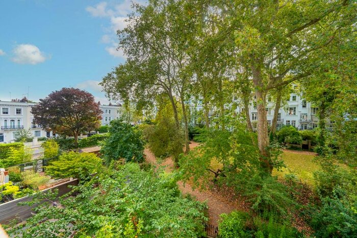 2 Bedroom Flat To Rent In Arundel Gardens, Notting Hill, London, W11