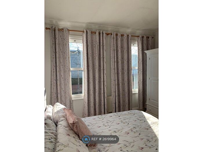 2 Bedroom Flat To Rent In Aitken Road, London, SE6