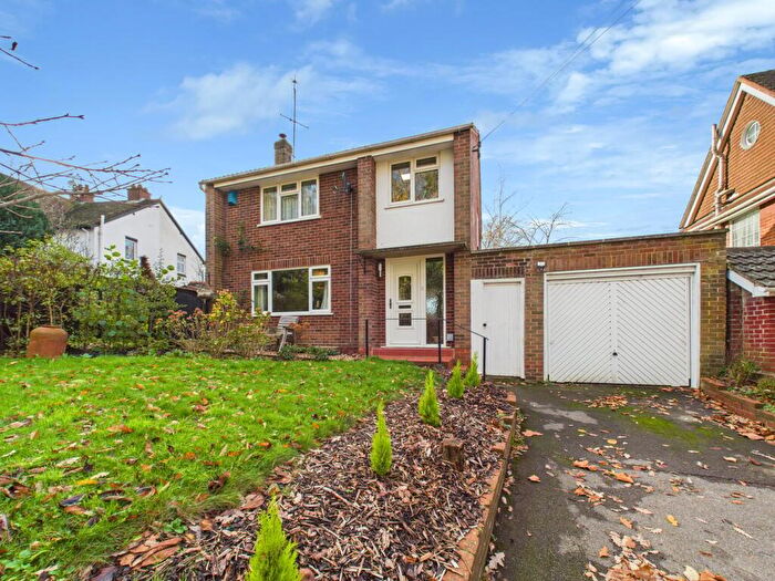 3 Bedroom Detached House For Sale In Honey End Lane, Reading, RG30