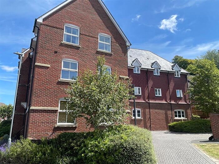 2 Bedroom Apartment For Sale In Pilgrims Gate, Laverstock, SP1