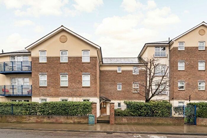 2 Bedroom Flat To Rent In Lower Kings Road, Kingston Upon Thames, KT2