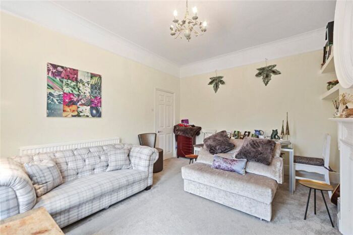 2 Bedroom Apartment To Rent In Bolingbroke Grove, London, SW11