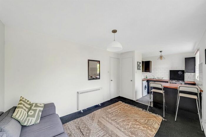 1 Bedroom Flat For Sale In Higham Station Avenue, London, E4