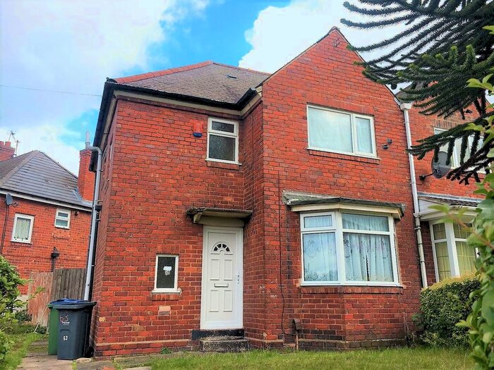 3 Bedroom Semi-Detached House To Rent In Ruskin Street, West Bromwich, West Midlands, B71