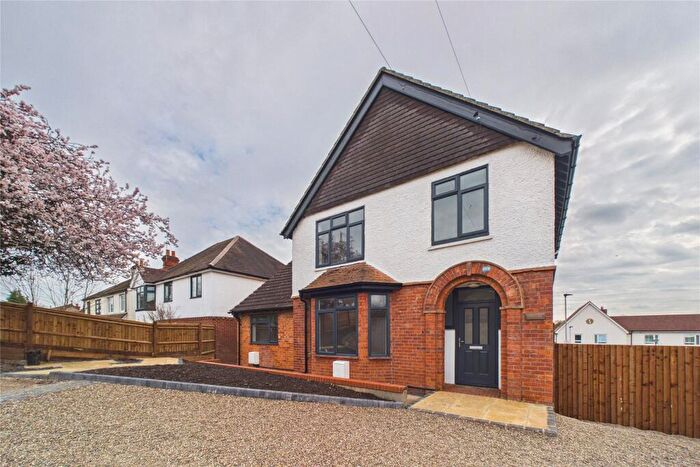 3 Bedroom Detached House To Rent In Henley Road, Caversham, Reading, Berkshire, RG4