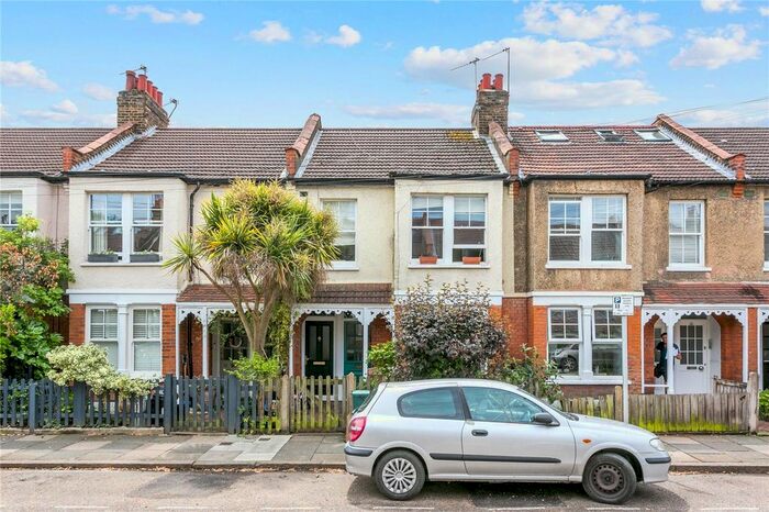 2 Bedroom Flat To Rent In Godstone Road, St Margarets, Twickenham, TW1