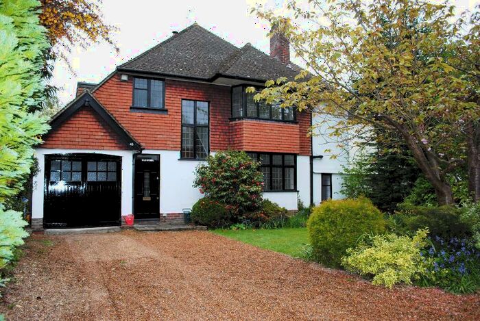 4 Bedroom Detached House To Rent In Woking, Surrey, GU21