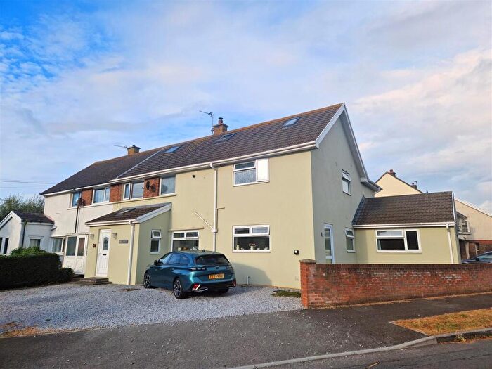 5 Bedroom Semi-Detached House For Sale In St. Davids Way, Porthcawl, CF36
