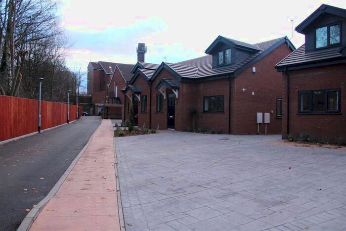 2 Bedroom Semi-Detached Bungalow To Rent In Kartar Drive, Wednesbury WS10