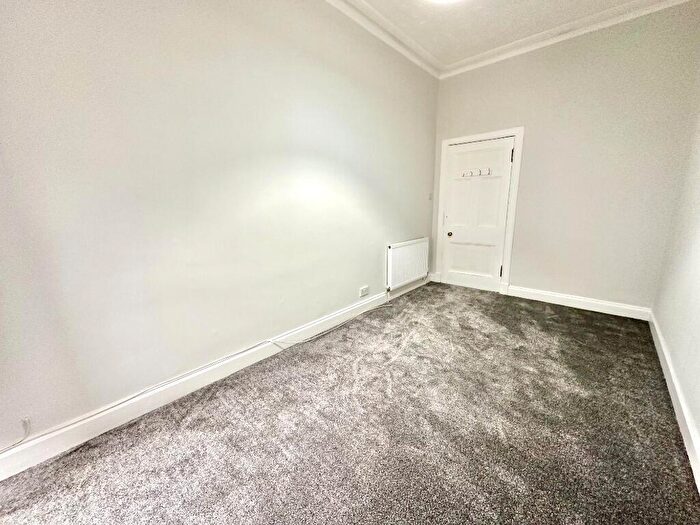2 Bedroom Flat To Rent In Alexandra Parade, Dennistoun, Glasgow, G31