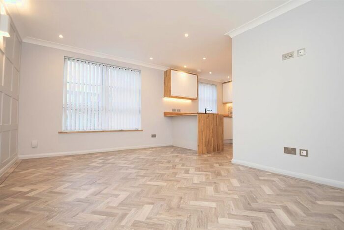 2 Bedroom Flat To Rent In Marlowe Gardens, London, SE9