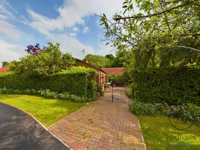 2 Bedroom Detached Bungalow For Sale In Clarence Green, Newton Aycliffe, DL5