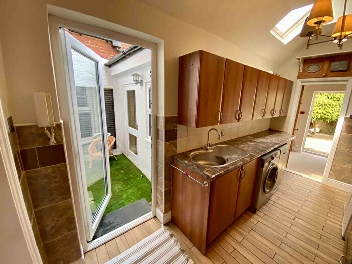 1 Bedroom Apartment For Sale In Haslemere, Victoria Road, Felixstowe, IP11