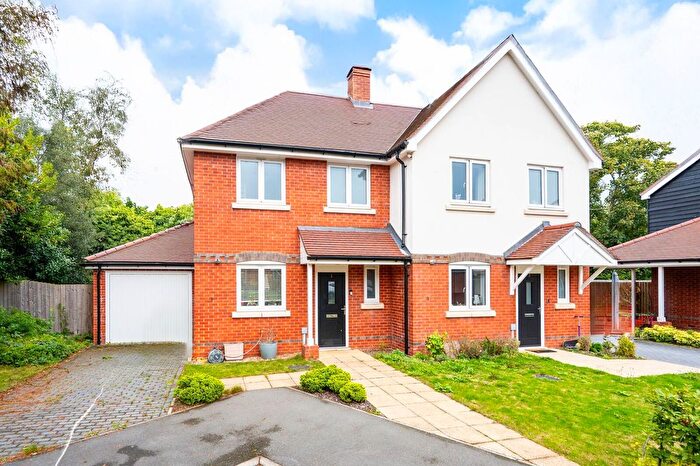 3 Bedroom Semi-Detached House To Rent In Victoria Mews, Chilworth, Guildford, GU4