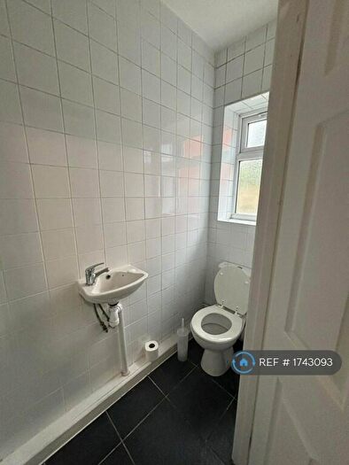 6 Bedroom Terraced House To Rent In Charter Avenue, Coventry, CV4