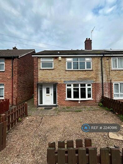 3 Bedroom Semi-Detached House To Rent In Marlowe Road, Scunthorpe, DN17
