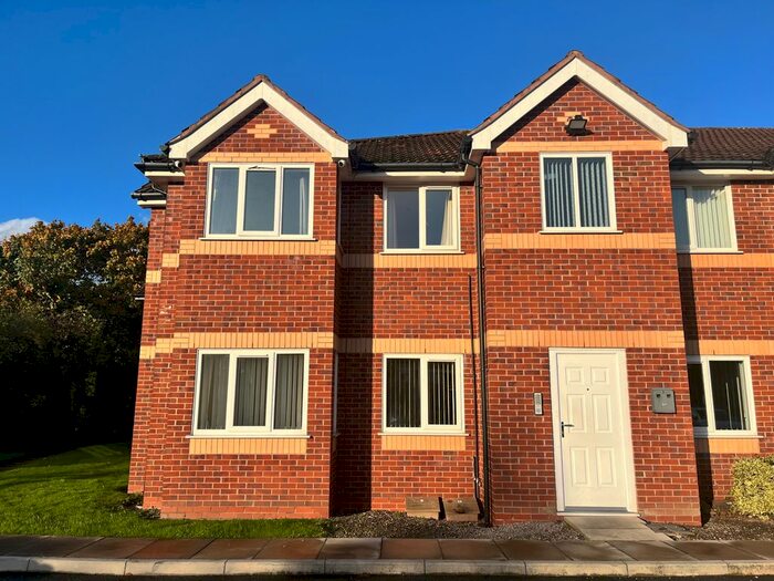 2 Bedroom Flat To Rent In Dinas Court, Harrington Lane, Huyton, Liverpool, L36