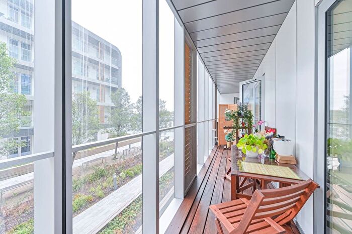 3 Bedroom Flat For Sale In Howe House, Woolwich, London, SE18