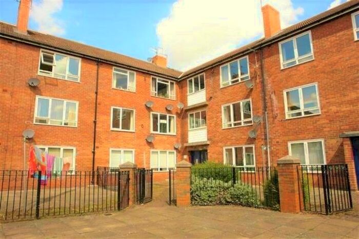 2 Bedroom Flat To Rent In Craster Square, Gosforth, Newcastle Upon Tyne, NE3