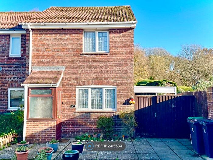 3 Bedroom End Of Terrace House To Rent In Rodney Drive, Christchurch, BH23