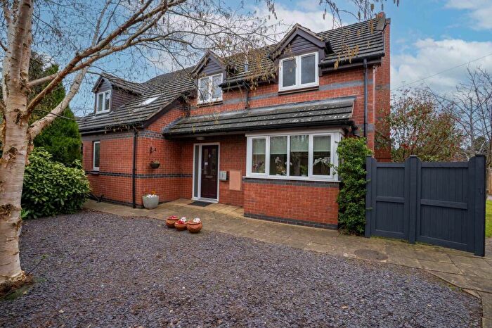 4 Bedroom Detached House For Sale In The Laurels, Milton Green, CH3