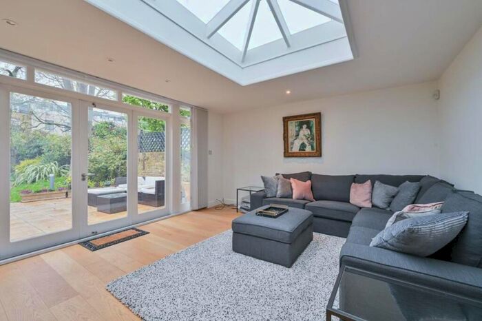 2 Bedroom Flat To Rent In Marlborough Place, St John's Wood, London, NW8