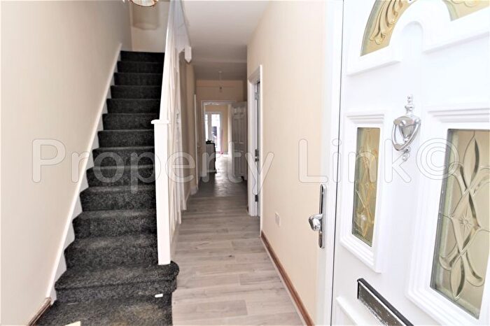 4 Bedroom Terraced House To Rent In Hamilton Avenue, Ilford, IG6