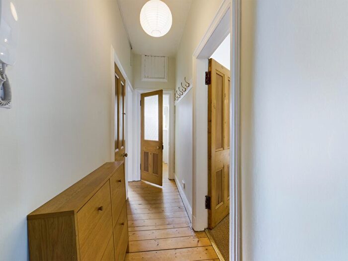 1 Bedroom Flat To Rent In Starbank Road, Trinity, Edinburgh, EH5