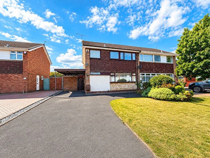 3 Bedroom Semi-Detached House For Sale In Clyde Mews, Pensnett, Brierley Hill, DY5