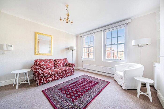 2 Bedroom Flat For Sale In Grove End Road, London, NW8