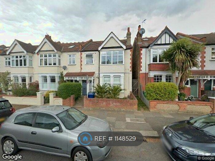 2 Bedroom Flat To Rent In Woodstock Avenue, London, W13