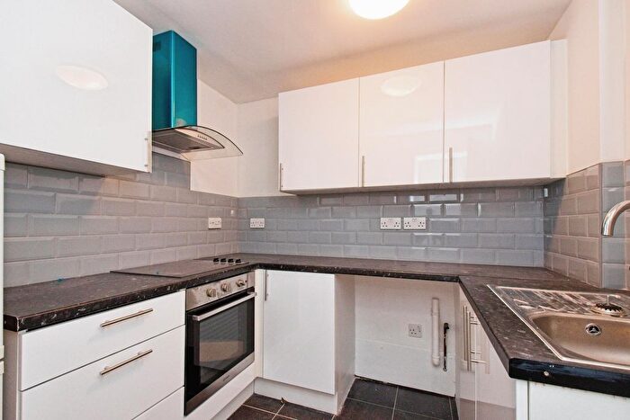 2 Bedroom Flat To Rent In Reeves Road, London, SE18